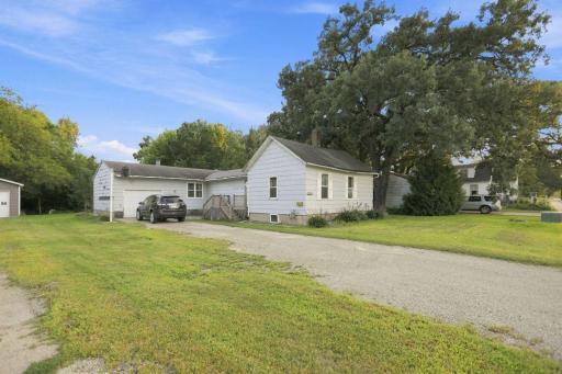417 7th Avenue NW, Waseca, MN 56093