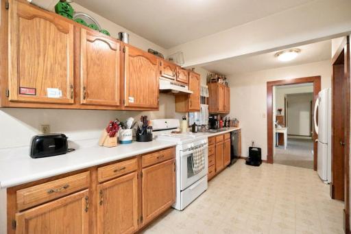 417 7th Avenue NW, Waseca, MN 56093