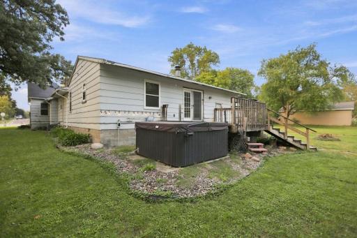 417 7th Avenue NW, Waseca, MN 56093
