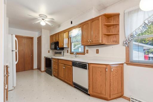106 Ranch Avenue, Marshall, MN 56258