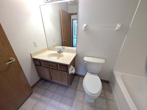 2231 Penn Place, 213, North Saint Paul, MN 55109