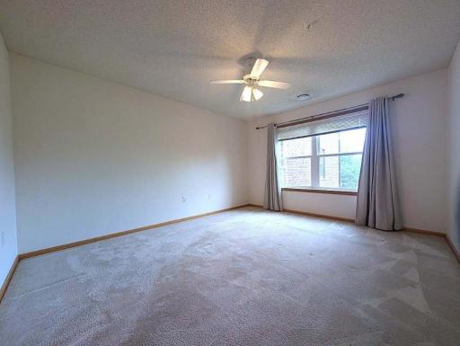 2231 Penn Place, 213, North Saint Paul, MN 55109