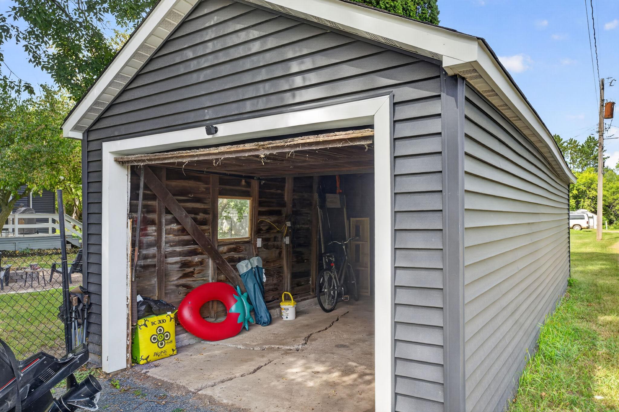 Single car detached garage.