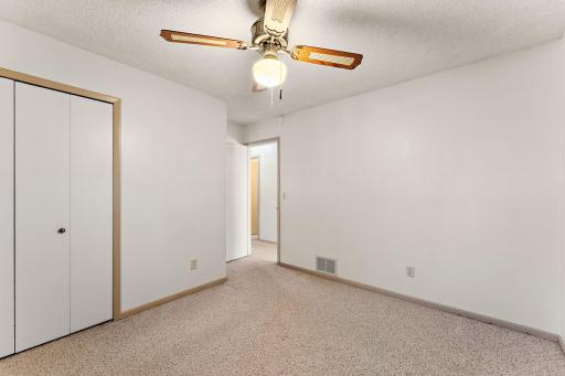 2986 Woodbridge Street, Roseville, MN 55113