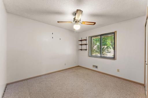 2986 Woodbridge Street, Roseville, MN 55113