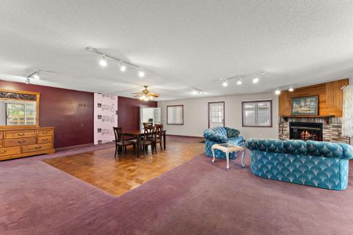 2986 Woodbridge Street, Roseville, MN 55113