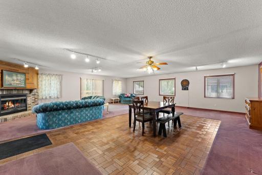 2986 Woodbridge Street, Roseville, MN 55113