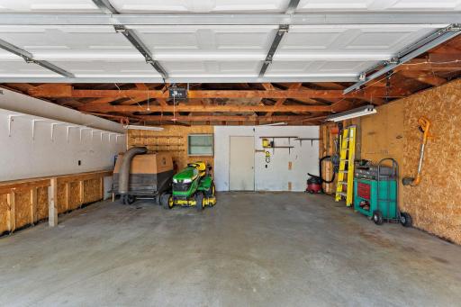 2986 Woodbridge Street, Roseville, MN 55113