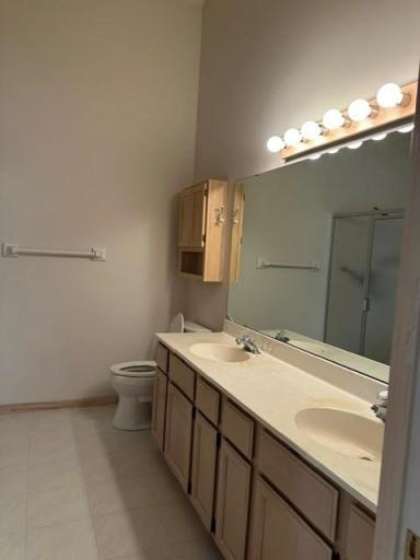 7043 Oak Pointe Curve, Bloomington, MN 55438