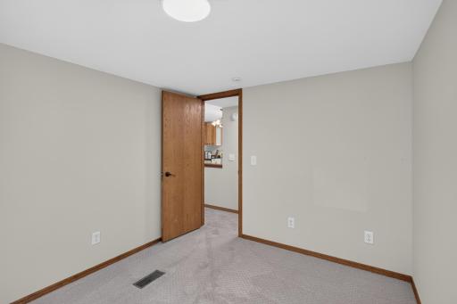 9636 Heath Avenue S, Cottage Grove, MN 55016