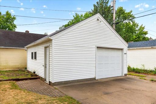5900 Thomas Avenue S, Minneapolis, MN 55410