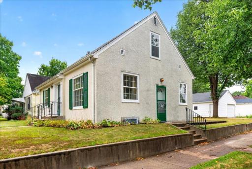 5900 Thomas Avenue S, Minneapolis, MN 55410