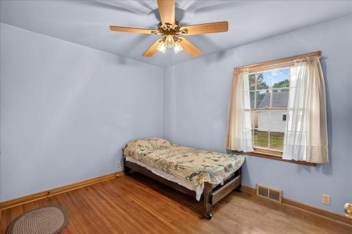 5900 Thomas Avenue S, Minneapolis, MN 55410