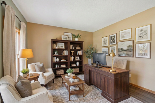 2084 Wallingford Circle, Woodbury, MN 55125