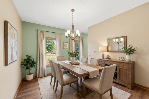 2084 Wallingford Circle, Woodbury, MN 55125