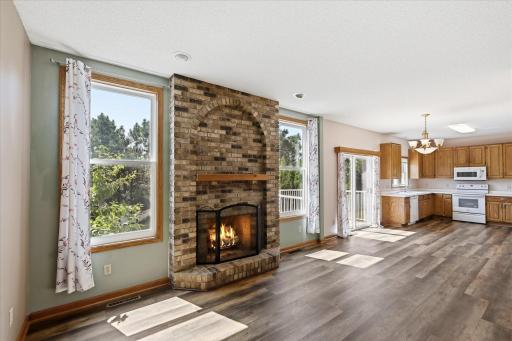 Bright open space, ideal for entertaining.