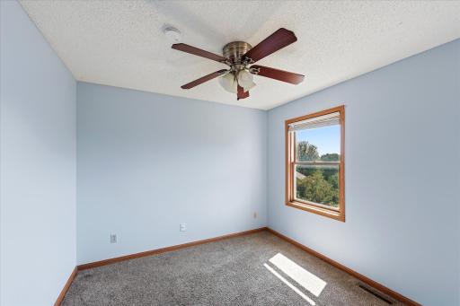 2084 Wallingford Circle, Woodbury, MN 55125