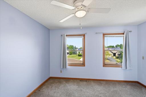 2084 Wallingford Circle, Woodbury, MN 55125