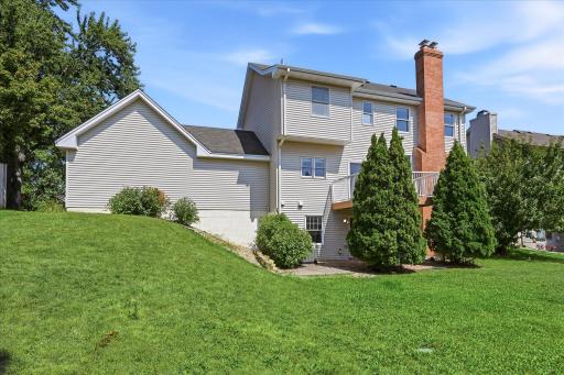 2084 Wallingford Circle, Woodbury, MN 55125