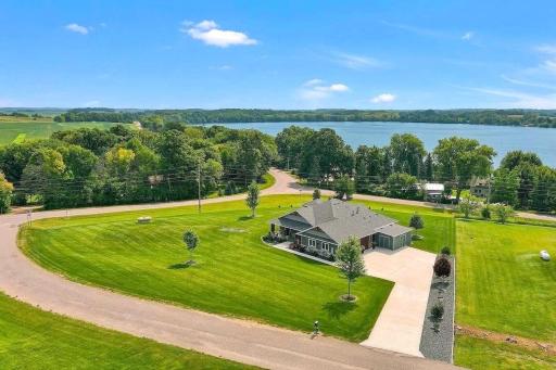 19135 Lake Volney Circle, Le Center, MN 56057