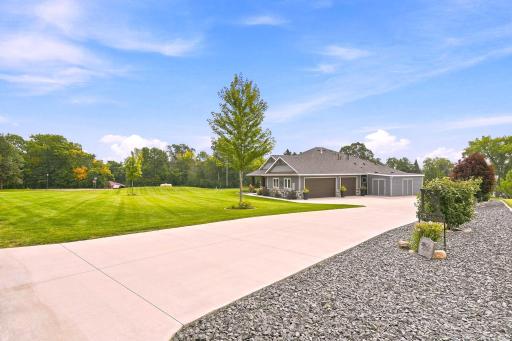 19135 Lake Volney Circle, Le Center, MN 56057