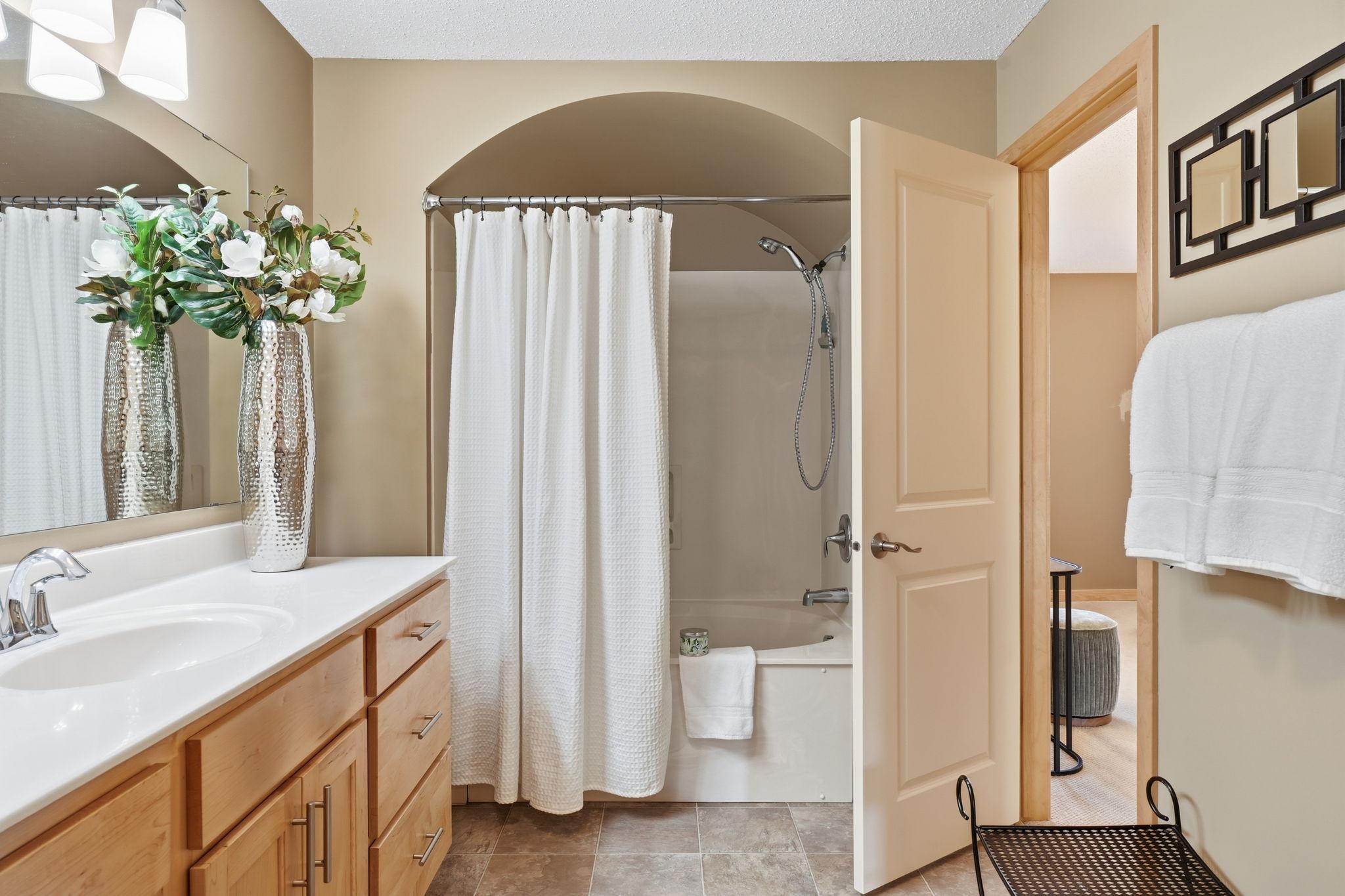 19-web-or-mls-A7405048.jpg