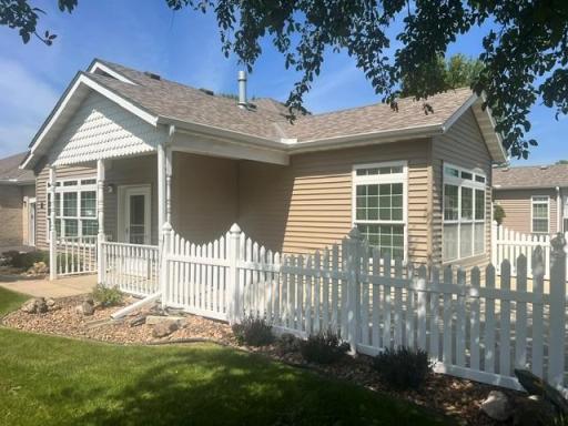 1905 Burr Oak Drive, B, Austin, MN 55912