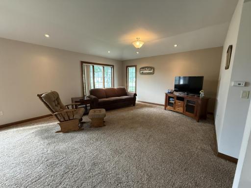 401 Pleasant Street, Lakefield, MN 56150