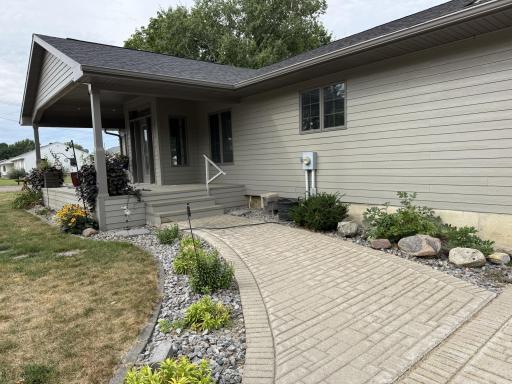 401 Pleasant Street, Lakefield, MN 56150