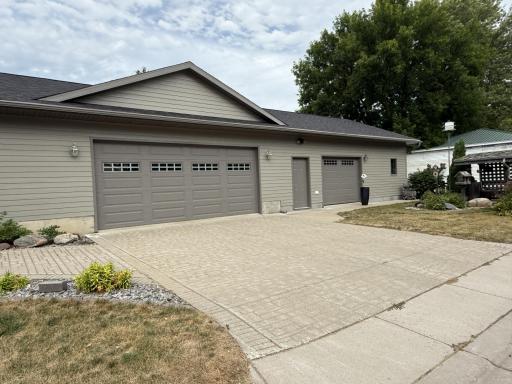 401 Pleasant Street, Lakefield, MN 56150