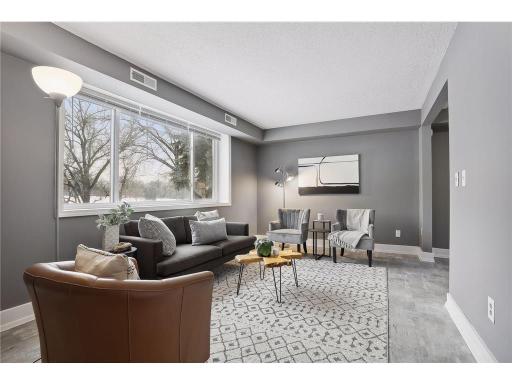 439 Arlington Avenue E, Saint Paul, MN 55130