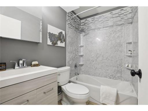 439 Arlington Avenue E, Saint Paul, MN 55130
