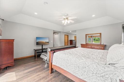 2400 Jennifer Lane, Shakopee, MN 55379