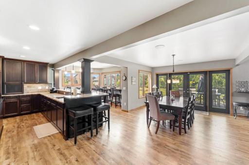 2400 Jennifer Lane, Shakopee, MN 55379