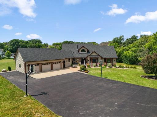 2400 Jennifer Lane, Shakopee, MN 55379