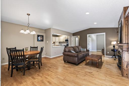 1190 Black Oaks Lane N, Plymouth, MN 55447