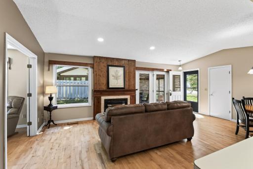 1190 Black Oaks Lane N, Plymouth, MN 55447