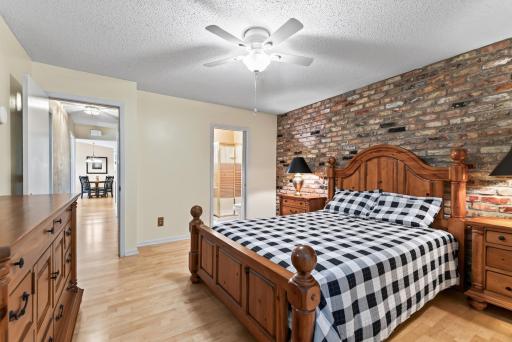 1190 Black Oaks Lane N, Plymouth, MN 55447