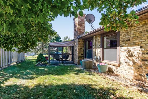 1190 Black Oaks Lane N, Plymouth, MN 55447