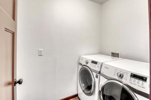 Upstairs Laundry1_1.JPG