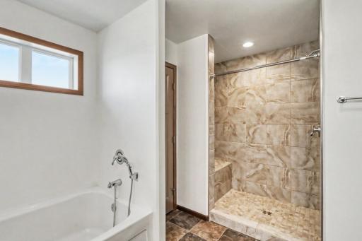 Primary Bathroom1_4.JPG
