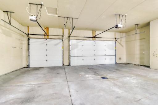 Garage1_1.JPG