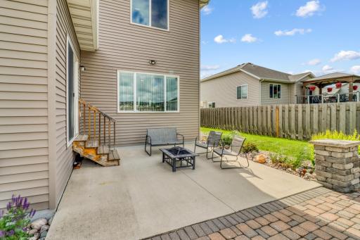 Backyard_Patio1_1.JPG