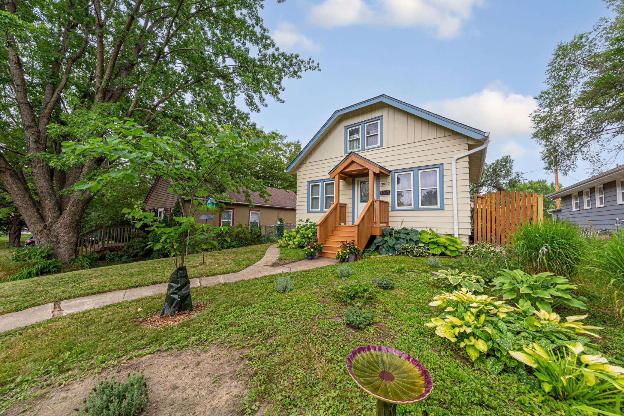 Spacious front yard