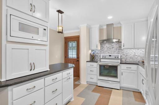 10243 100th Avenue N, Maple Grove, MN 55369