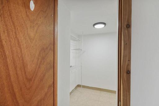 Bedroom 4's walk-in closet