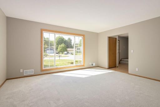 1800 James Court, Burnsville, MN 55337