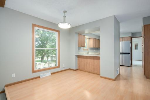 1800 James Court, Burnsville, MN 55337