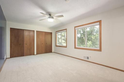 1800 James Court, Burnsville, MN 55337