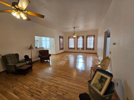 205 1st Street N, Fairmount, ND 58030